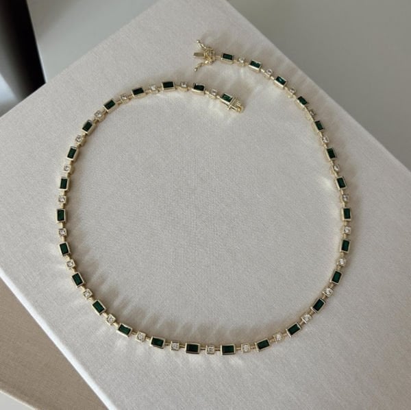 Dikdörtgen Yeşil Taşlı Kolye