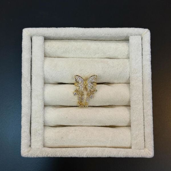 Hira Kelebek Taş Sallantılı Yüzük