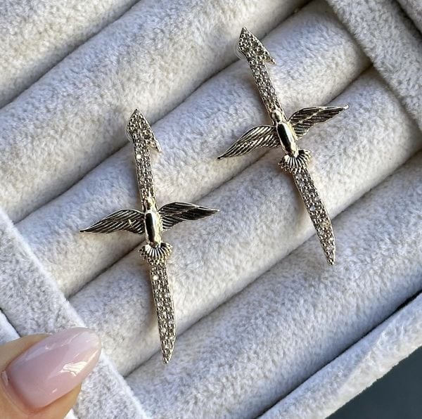 Elif Anka Kuşu Çivi Küpe