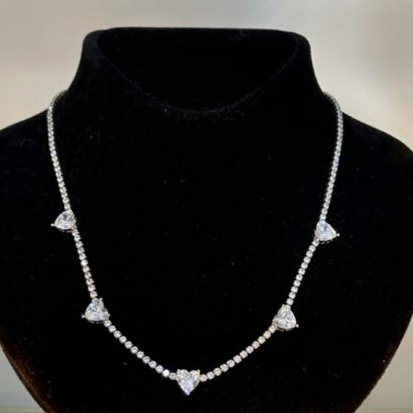 Kalpler Su Yolu Kolye