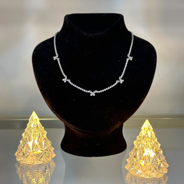 Kelebekler Su Yolu Kolye