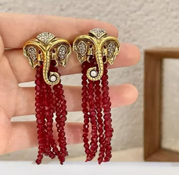 Bordo Kristal Fil Çivi Küpe