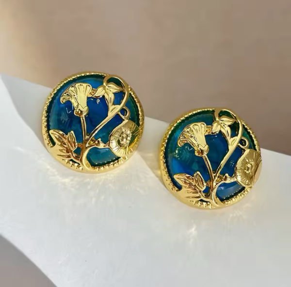 Turkuaz Cam Görünümlü Çiçek Çivi Küpe