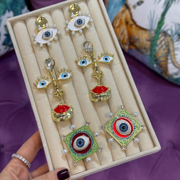 Taşlı Göz Madalyon Çivi Küpe