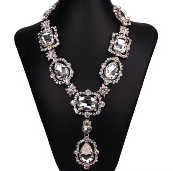 Diamonds Beyaz Taşlı Kolye