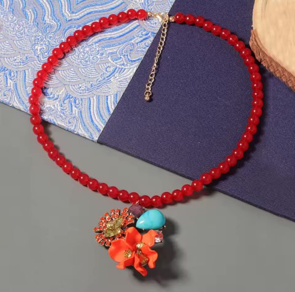 Zra Kırmızı Çiçek Kolye