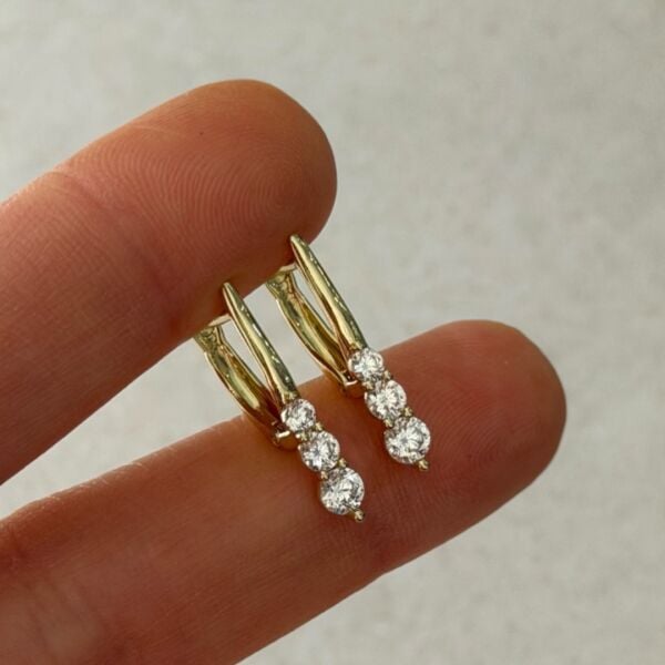 Xuping 14 Ayar Minimal Taşlı Küpe