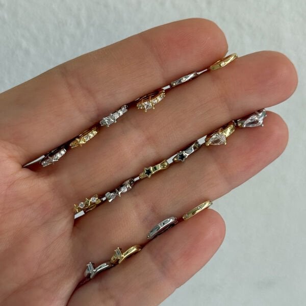 Taşlı Halka Helix Piercing