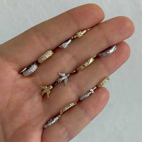 Taşlı Halka Helix Piercing