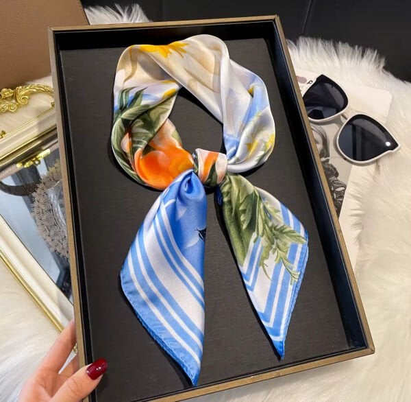 Çiçek Desenli İpek Şal Fular Bandana 70x70