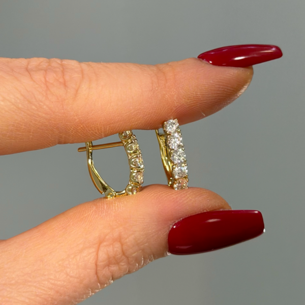 Xuping 14 Ayar Mini Taşlı Oval Halka Çelik Küpe