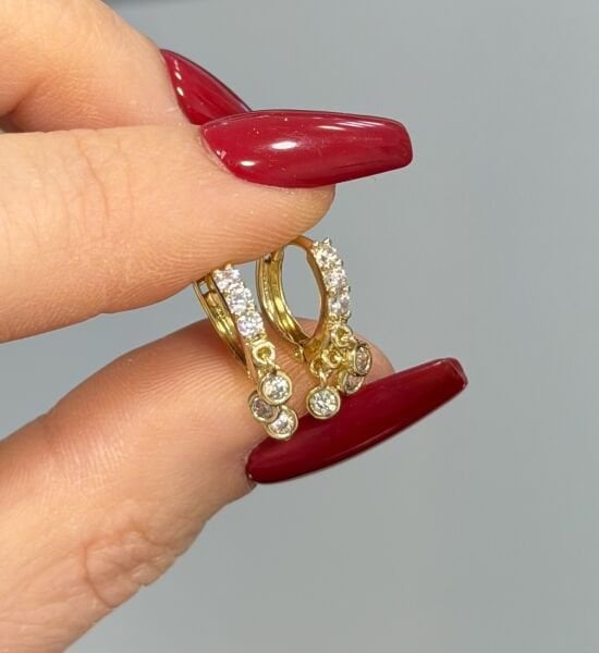 Xuping 14 Ayar Mini Taşlı Sallantılı Halka Çelik Küpe