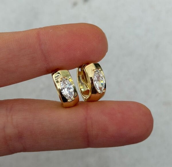 Xuping 14 Ayar Mini Markiz Taşlı Halka Çelik Küpe