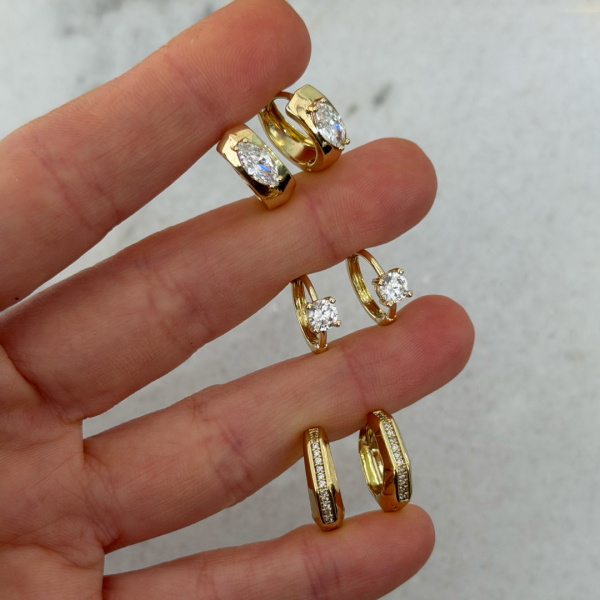 Xuping 14 Ayar Mini Taşlı Halka Çelik Küpe