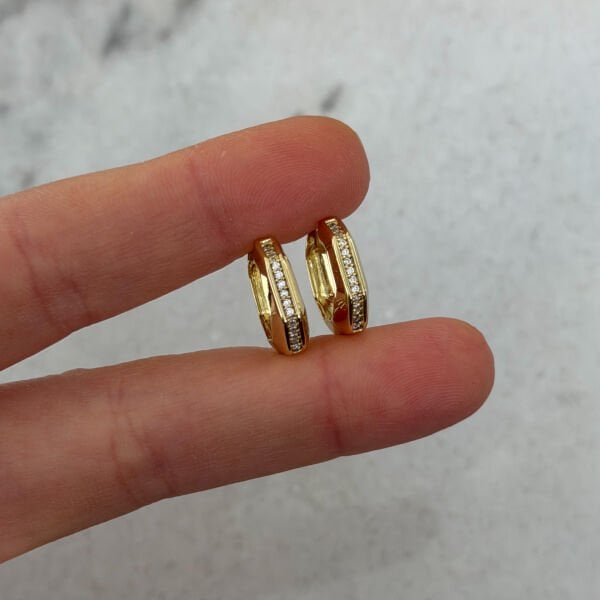 Xuping 14 Ayar İçi Taşlı Halka Çelik Küpe