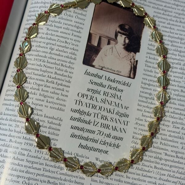 Baget Pembe Taşlı İstiridye Kolye