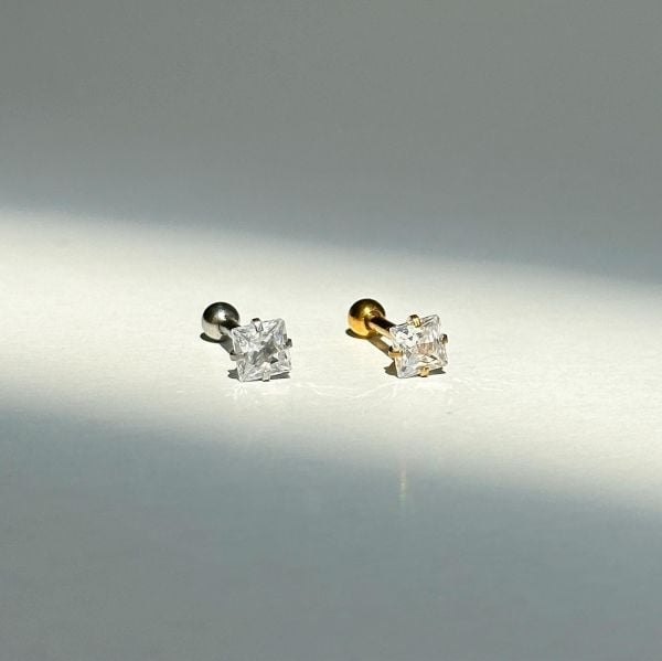 Kare Tek Taş Tragus Piercing