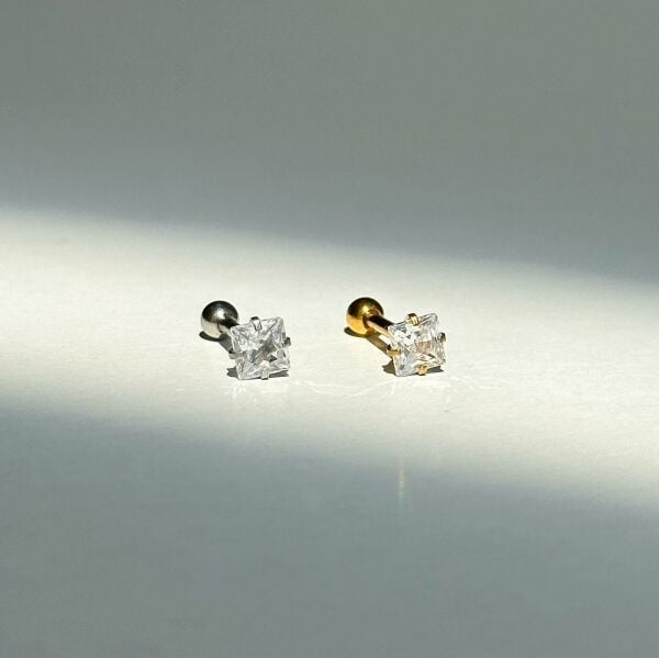 Kare Tek Taş Tragus Piercing Gold - Altın rengi