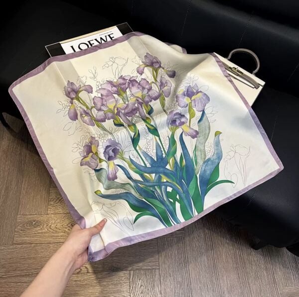 Lila Çiçekli İpek Şal Fular Bandana 70x70