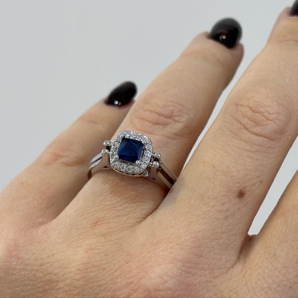 Safir Beyaz Çift Taraflı Tek Taş Yüzük