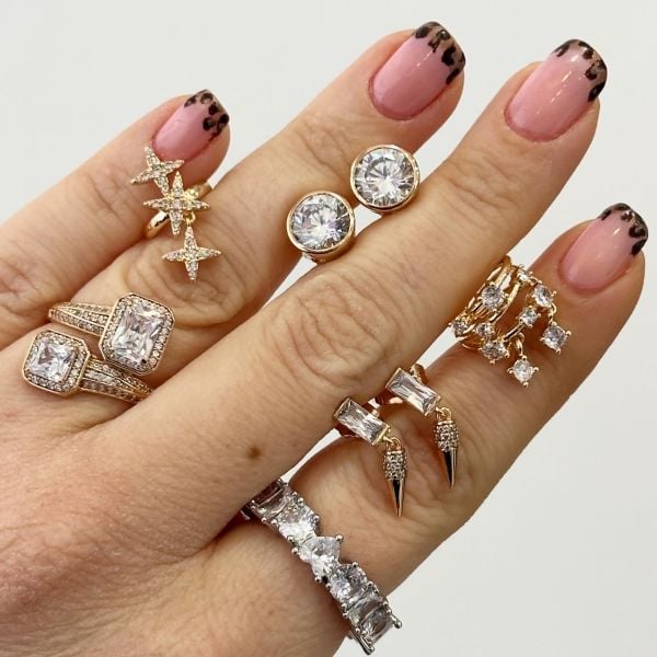 Tek Taş Diamonds Çelik Mini Çivi Küpe