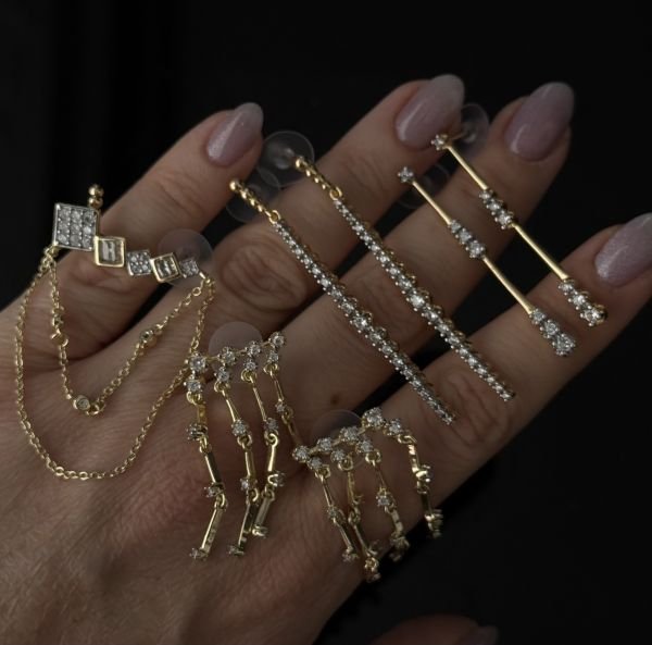 Sallantılı Çubuk Taşlı Mix Küpe