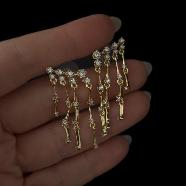 Çoklu Görünümlü Sallantılı Küpe