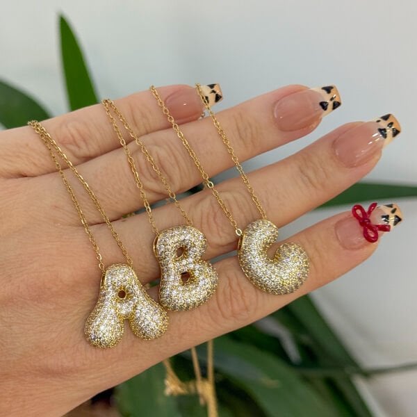 Hailey Gold Balon Harf Kolye