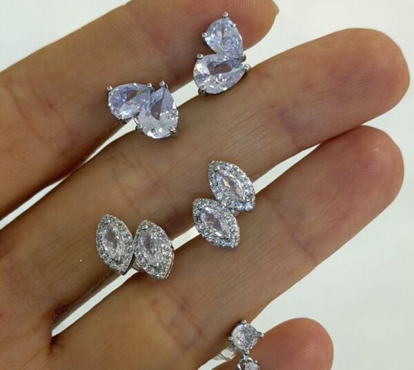 Duble Mekik Diamonds Mini Çivi Küpe