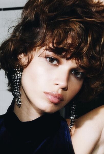 Taşlı Sallantılı Zara Küpe